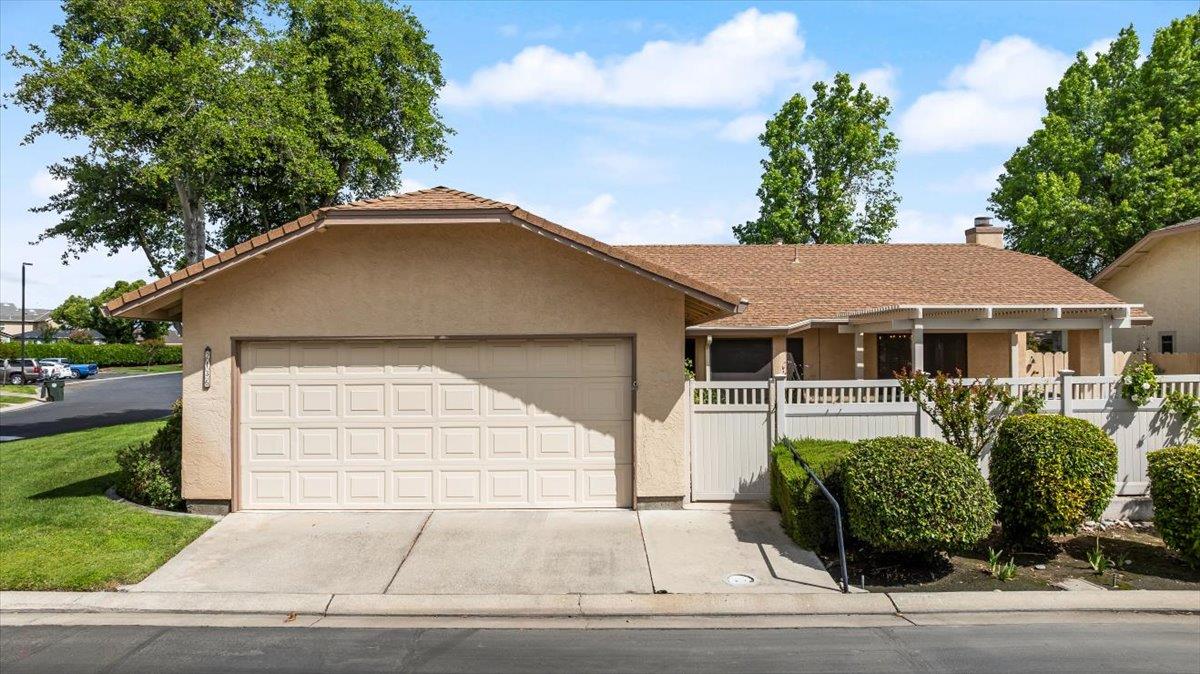 2136 Candy Cane Walk, Manteca, CA 95336