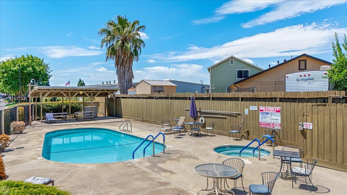 2136 Candy Cane Walk, Manteca, CA 95336