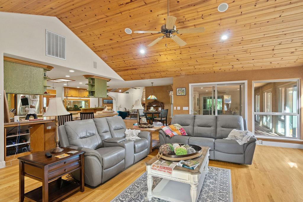 12959 Lambuth Rd, Oakdale, CA 95361