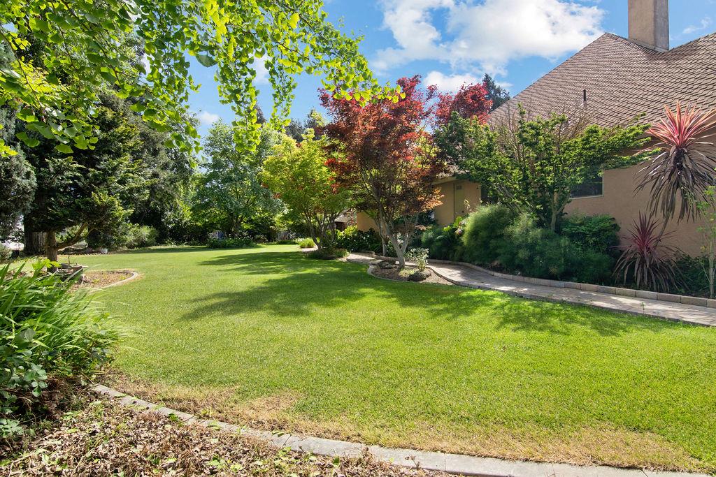 12959 Lambuth Rd, Oakdale, CA 95361