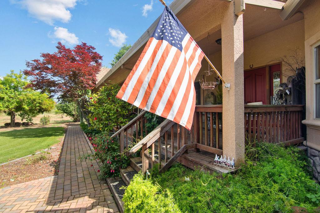 12959 Lambuth Rd, Oakdale, CA 95361