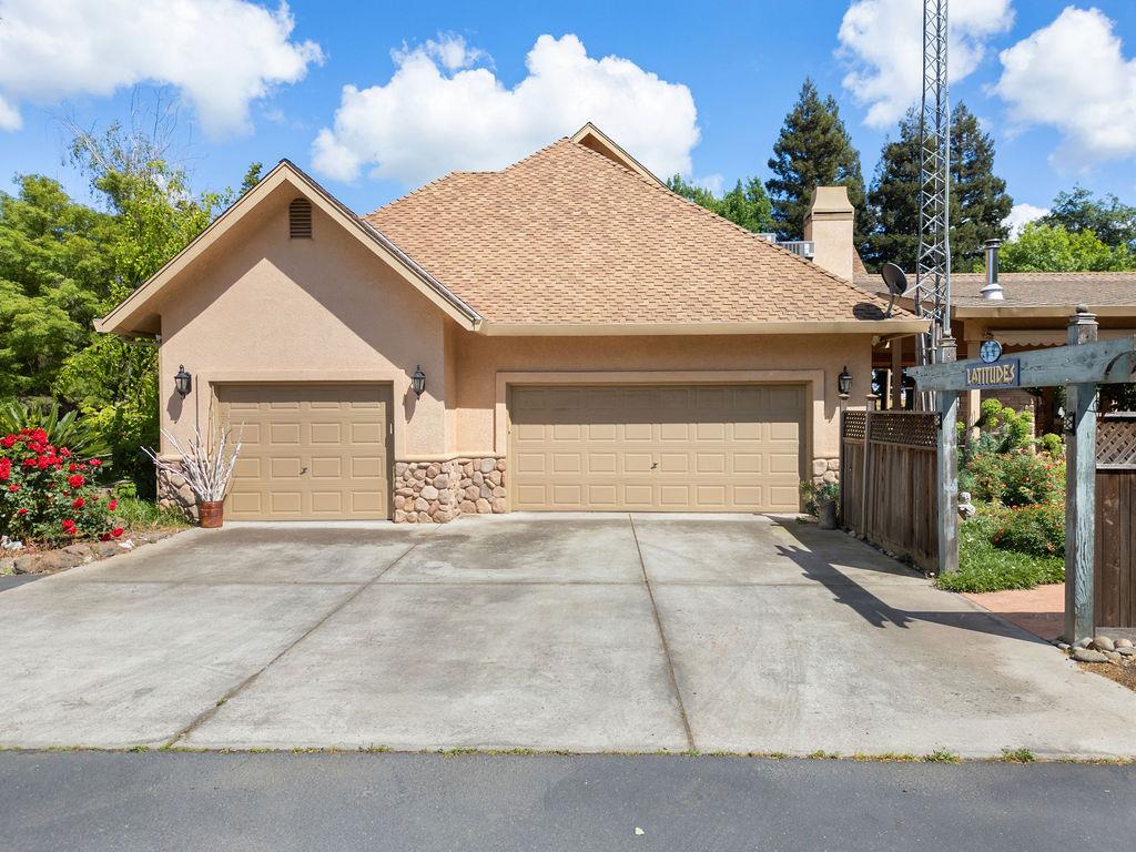 12959 Lambuth Rd, Oakdale, CA 95361