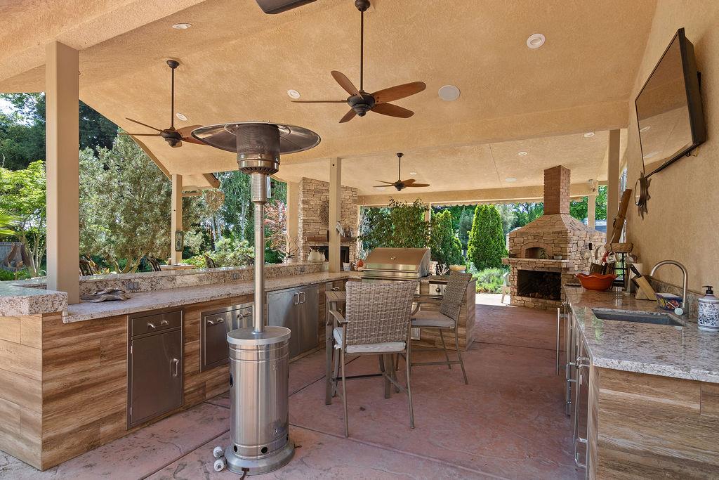 12959 Lambuth Rd, Oakdale, CA 95361