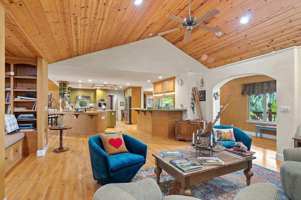 12959 Lambuth Rd, Oakdale, CA 95361