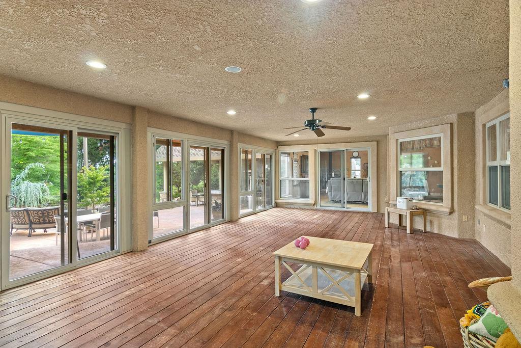 12959 Lambuth Rd, Oakdale, CA 95361