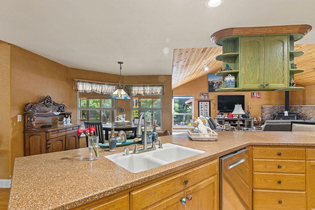 12959 Lambuth Rd, Oakdale, CA 95361