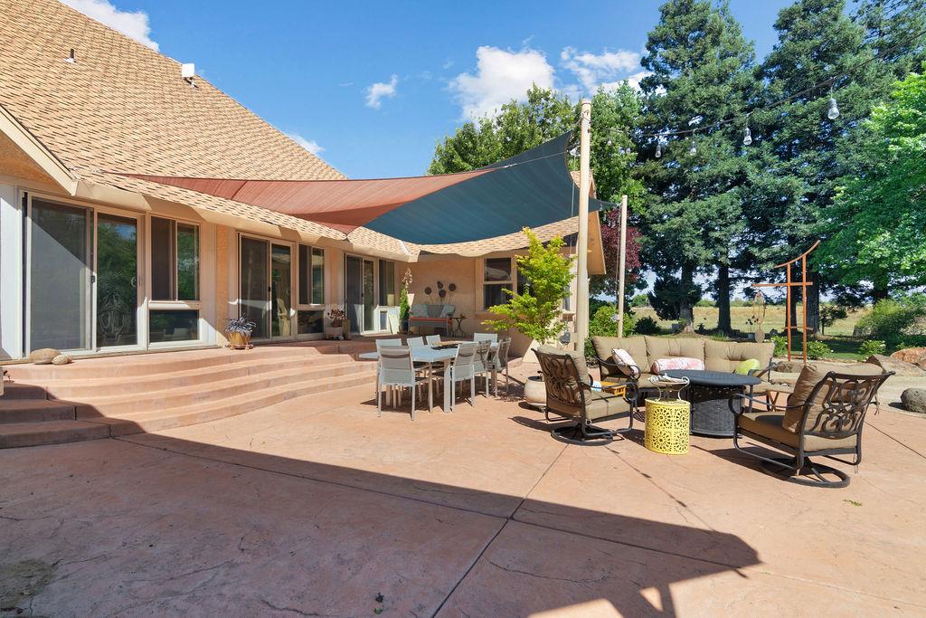 12959 Lambuth Rd, Oakdale, CA 95361