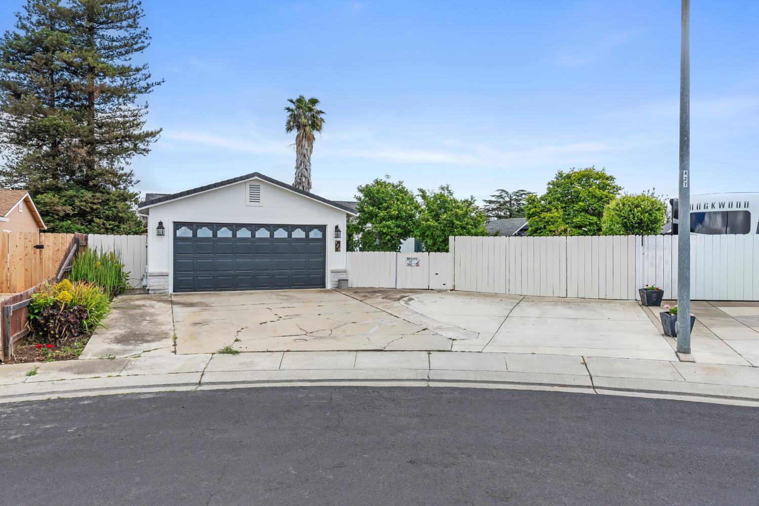 920 Hysell Ct, Ripon, CA 95366