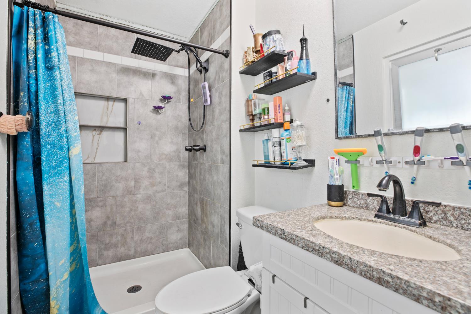 920 Hysell Ct, Ripon, CA 95366