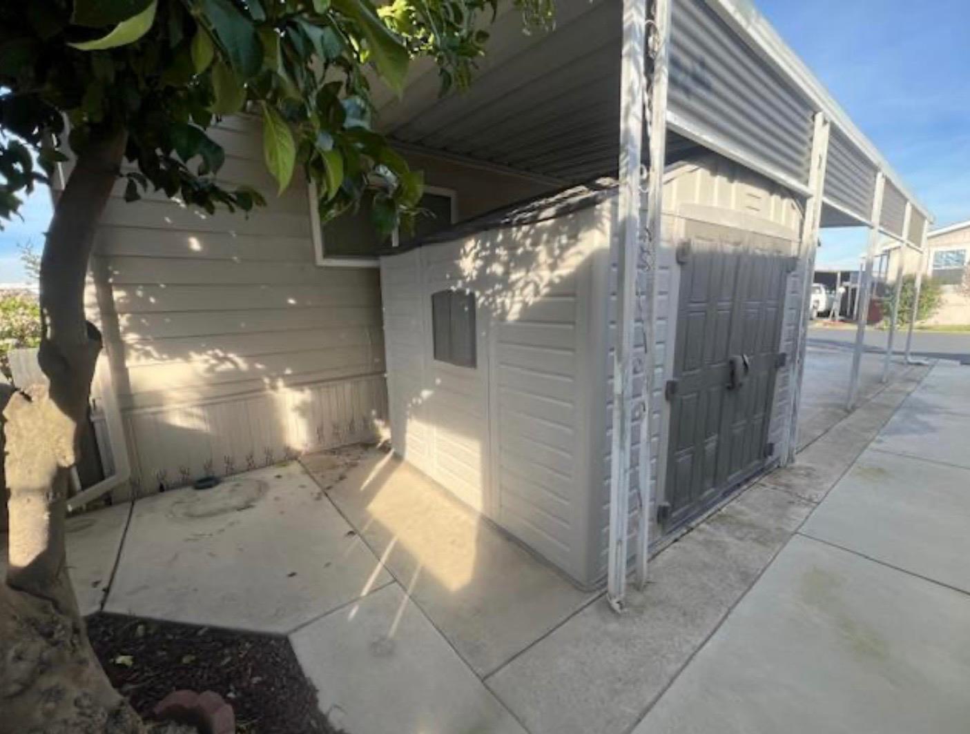 2505 Jackson Ave, Escalon, CA 95320