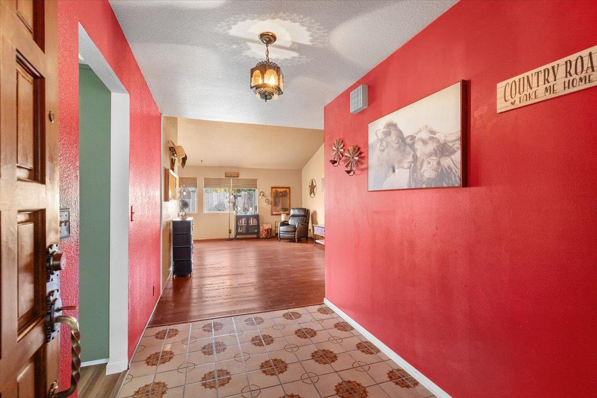 6221 Yuma Way, Manteca, CA 95336