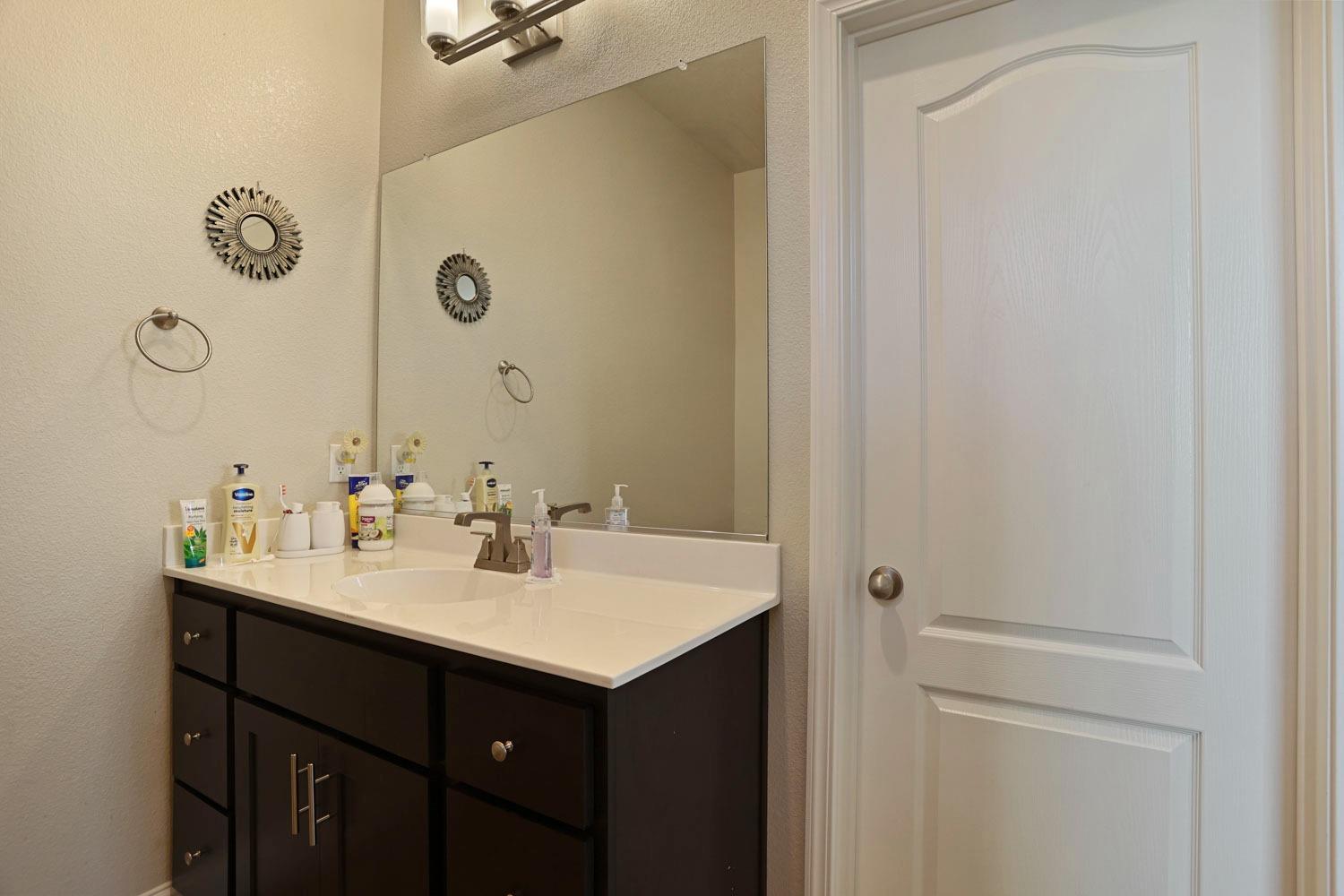 1988 N Ashley Way, Manteca, CA 95336