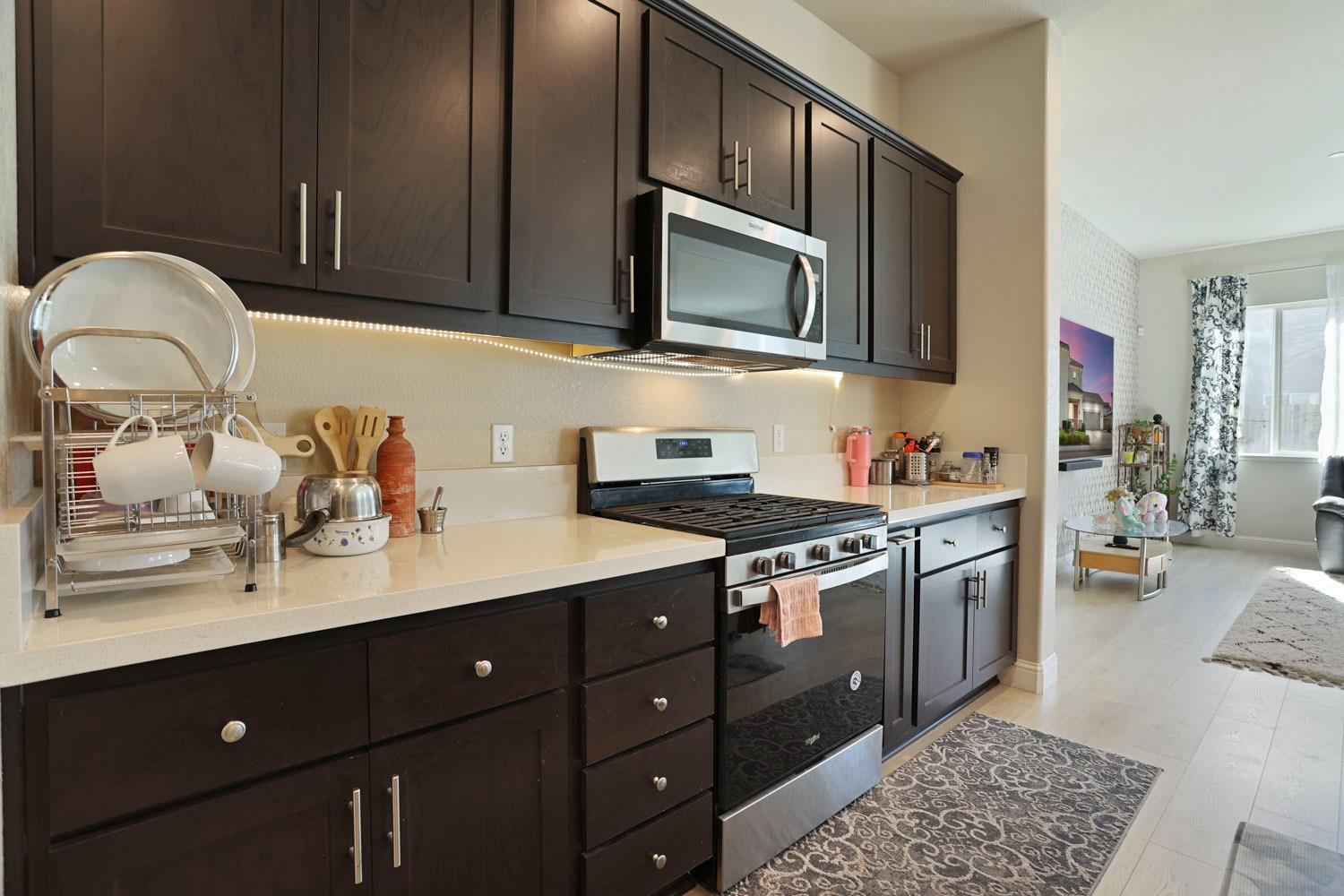 1988 N Ashley Way, Manteca, CA 95336