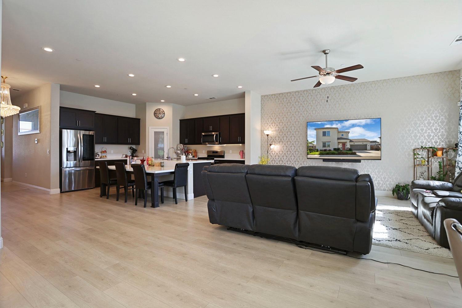 1988 N Ashley Way, Manteca, CA 95336