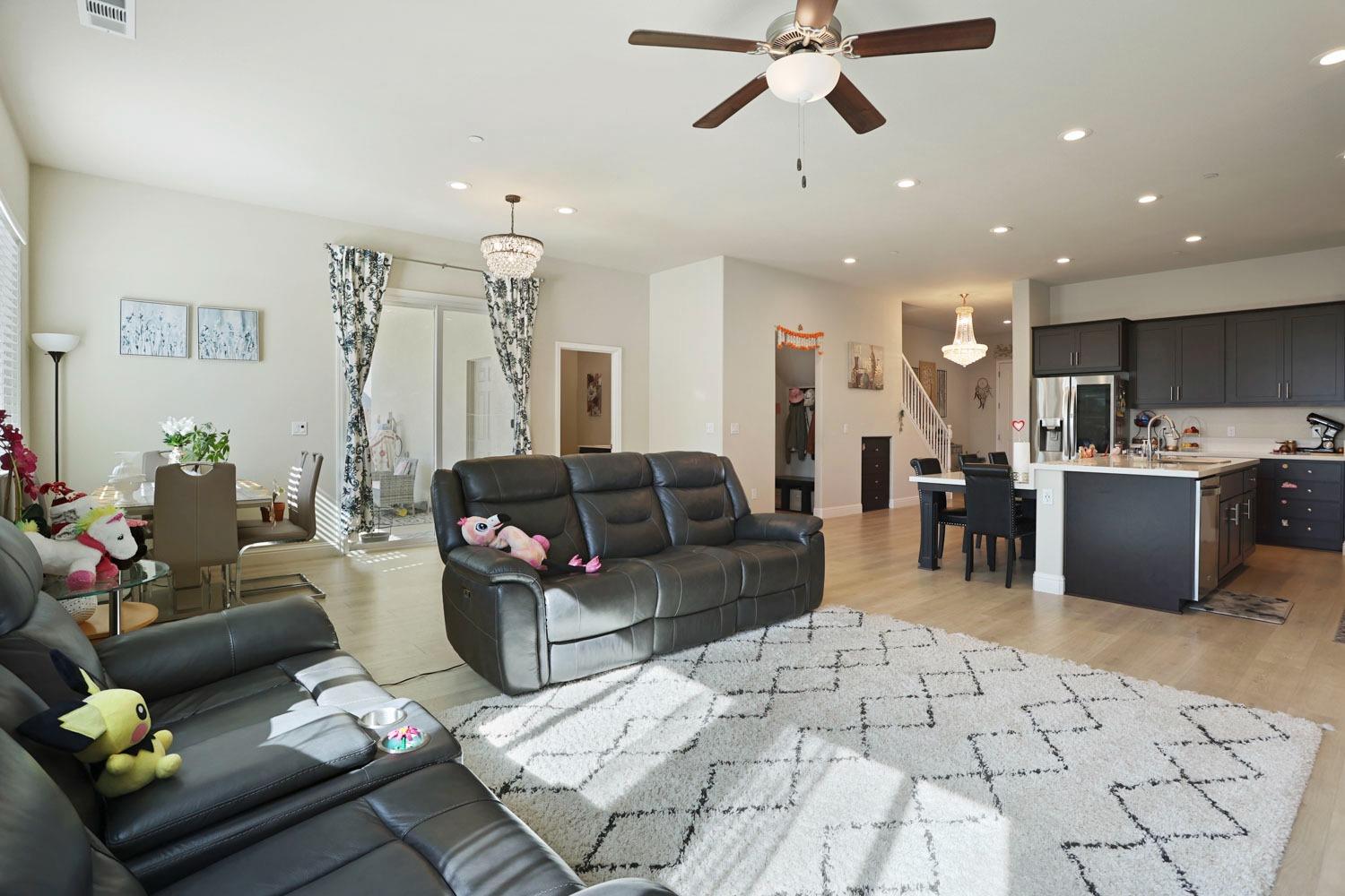 1988 N Ashley Way, Manteca, CA 95336