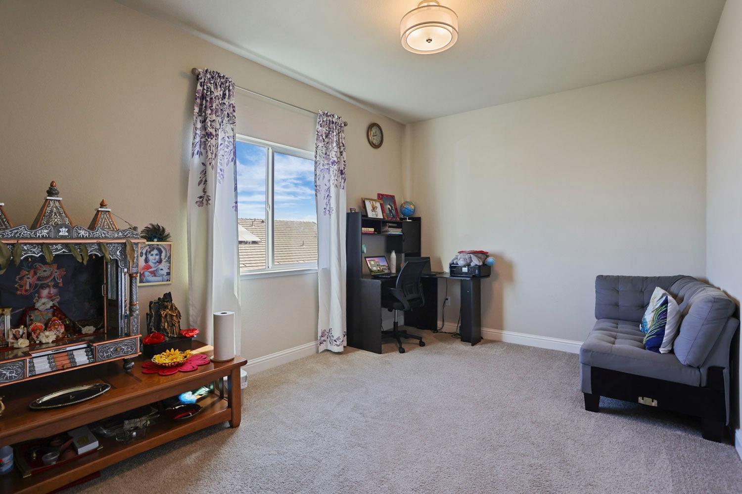 1988 N Ashley Way, Manteca, CA 95336