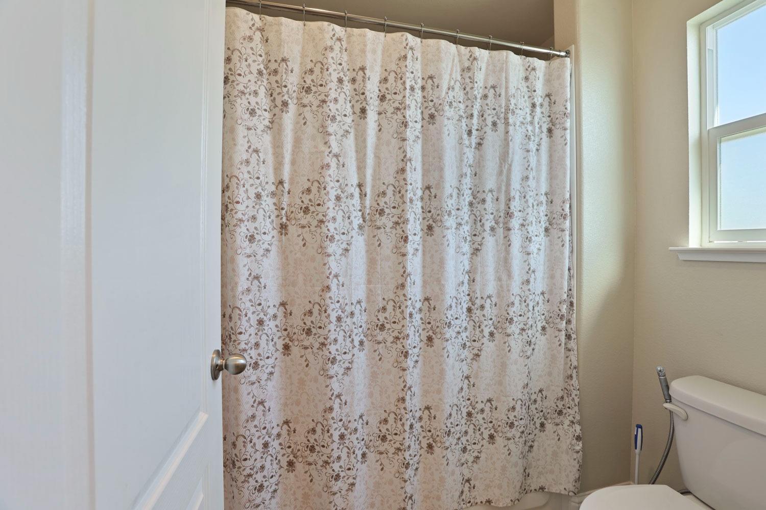 1988 N Ashley Way, Manteca, CA 95336