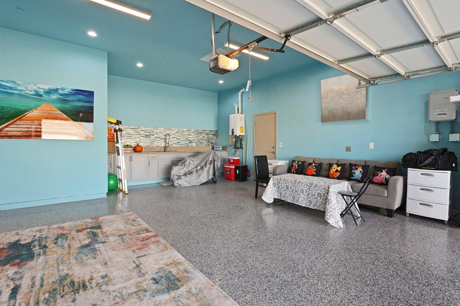 1988 N Ashley Way, Manteca, CA 95336