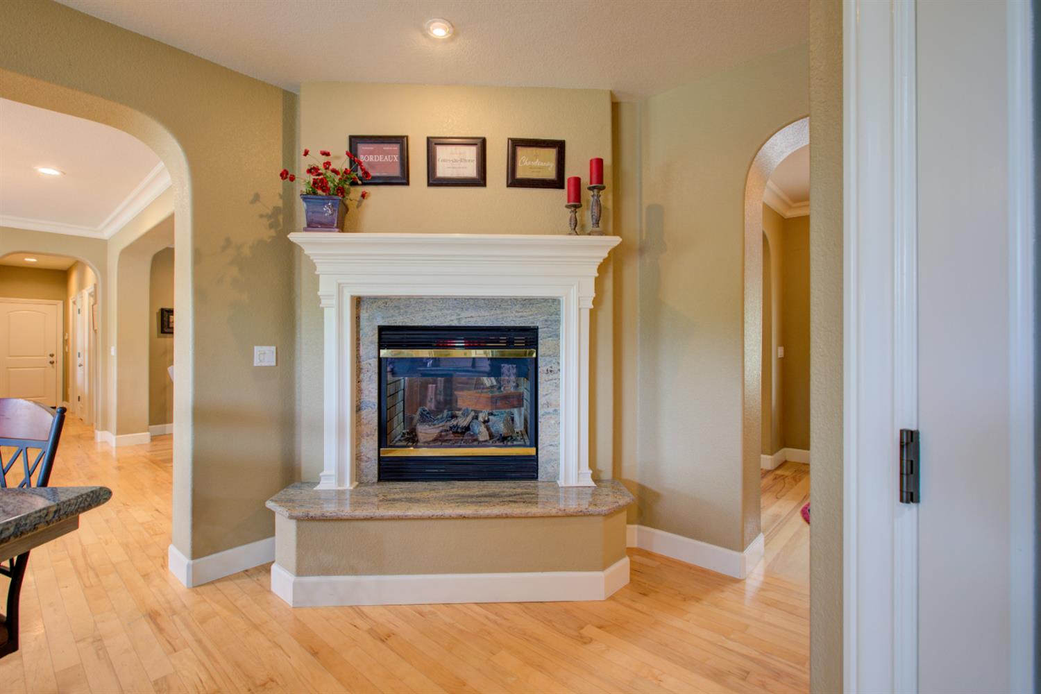 1054 Townhill Rd, Oakdale, CA 95361