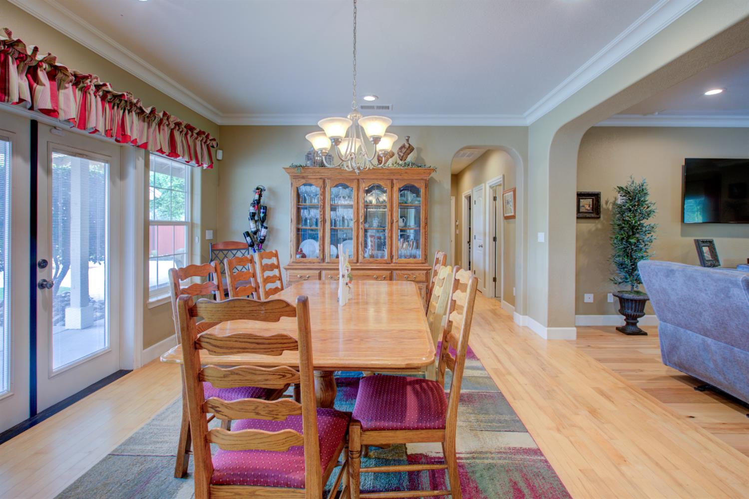 1054 Townhill Rd, Oakdale, CA 95361