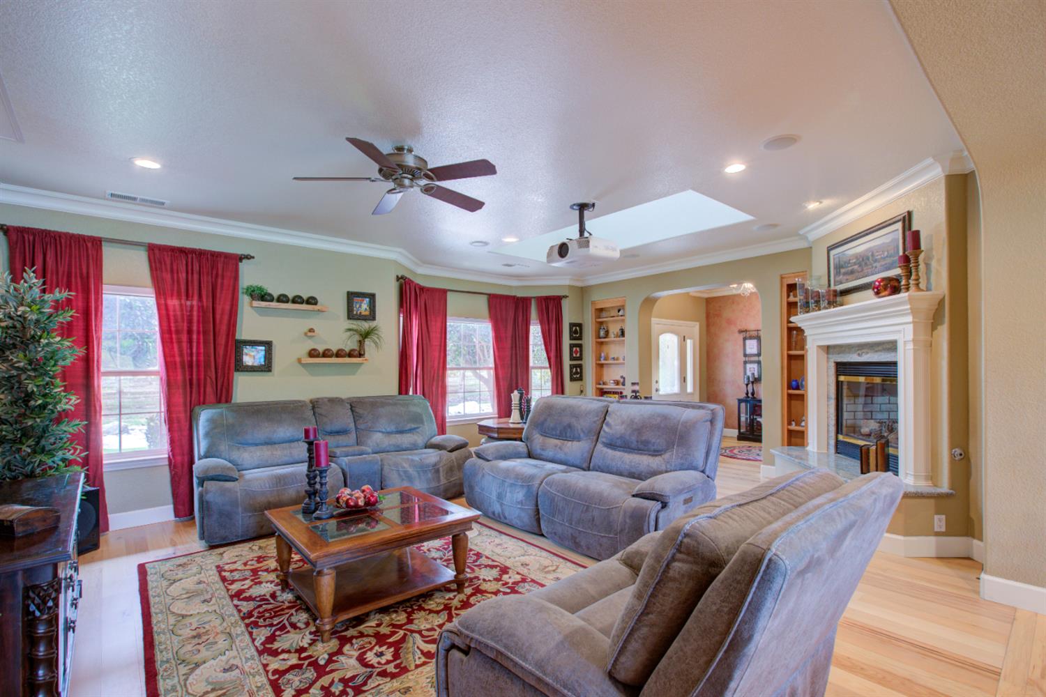 1054 Townhill Rd, Oakdale, CA 95361