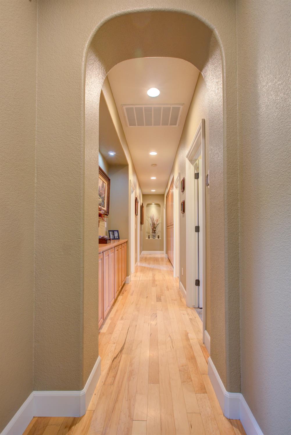 1054 Townhill Rd, Oakdale, CA 95361