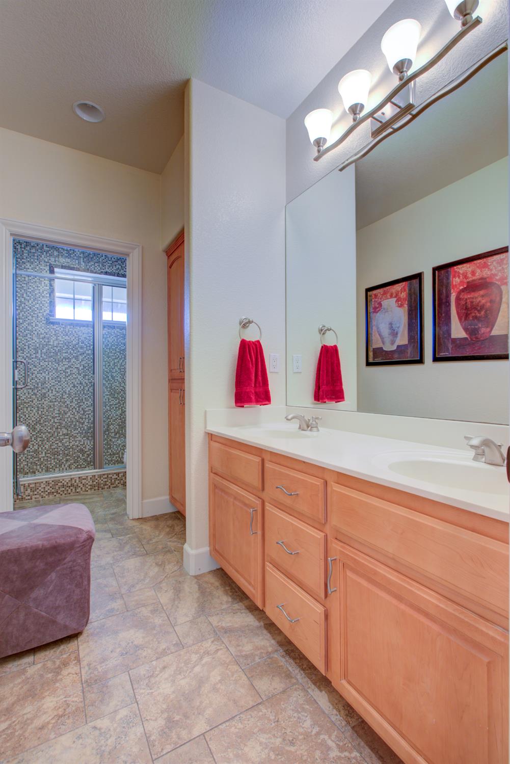 1054 Townhill Rd, Oakdale, CA 95361