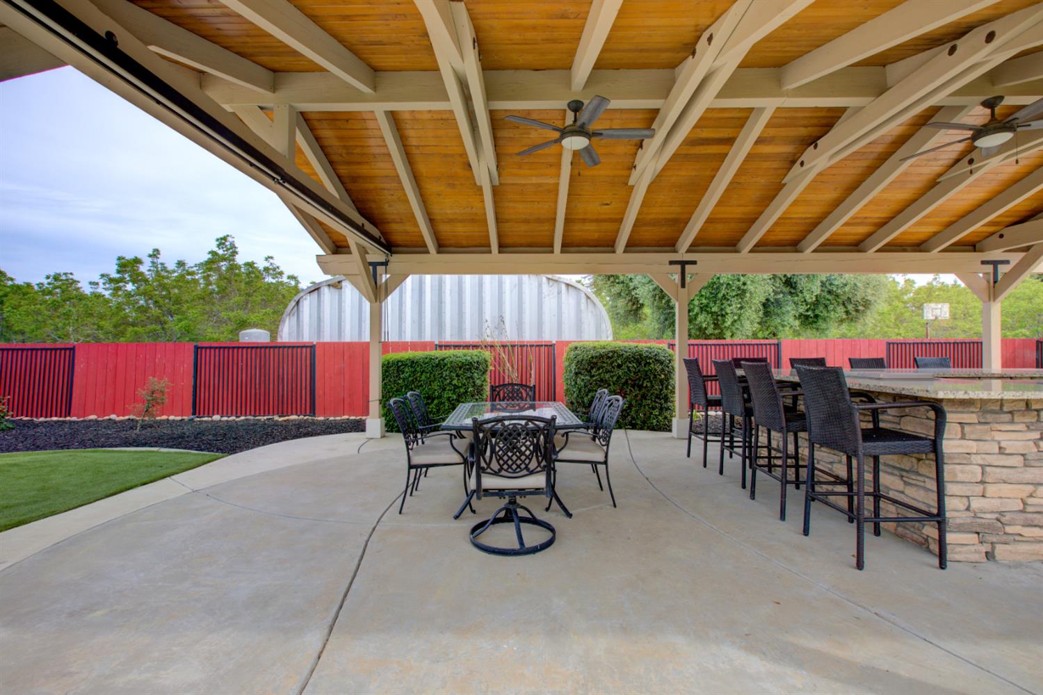 1054 Townhill Rd, Oakdale, CA 95361