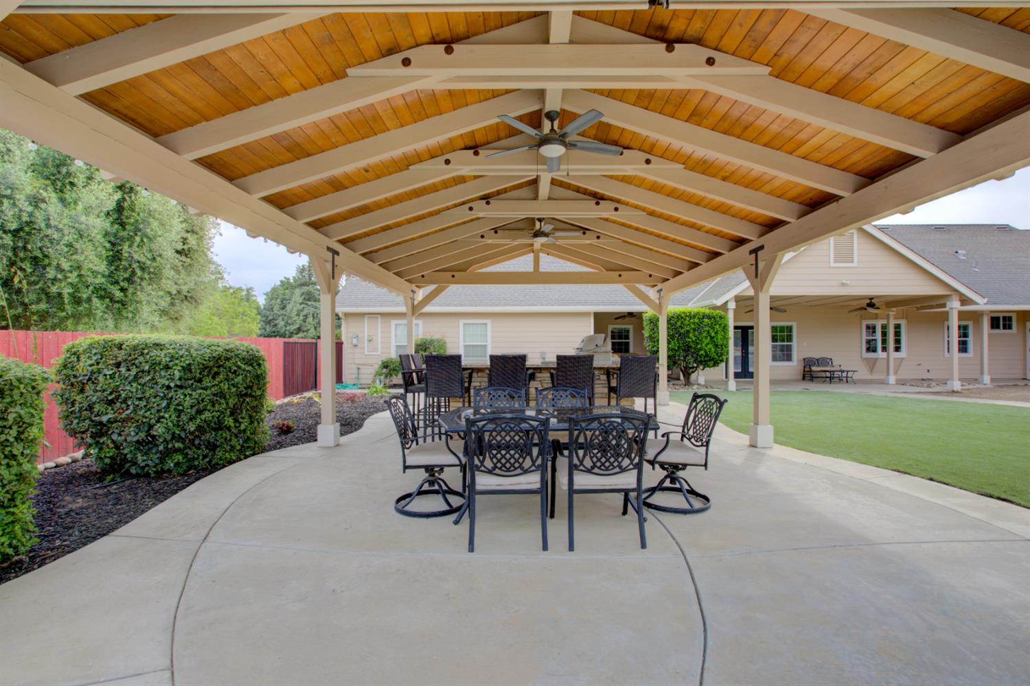 1054 Townhill Rd, Oakdale, CA 95361