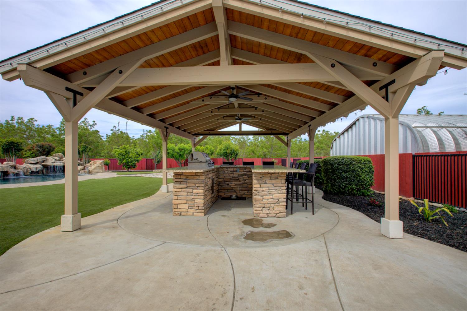 1054 Townhill Rd, Oakdale, CA 95361