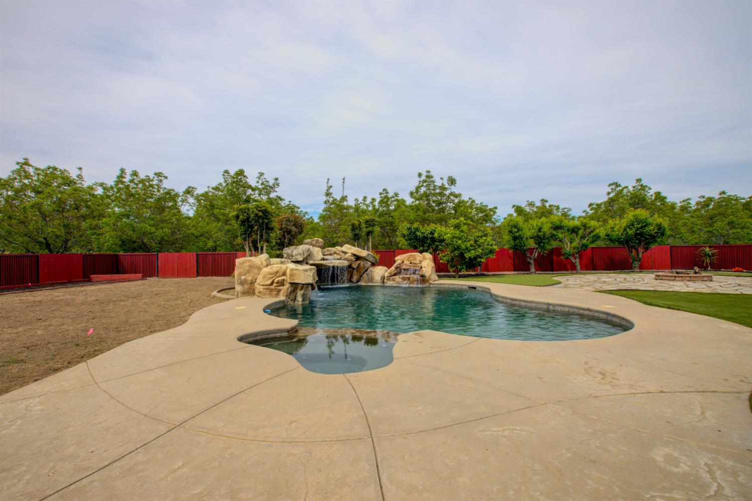 1054 Townhill Rd, Oakdale, CA 95361