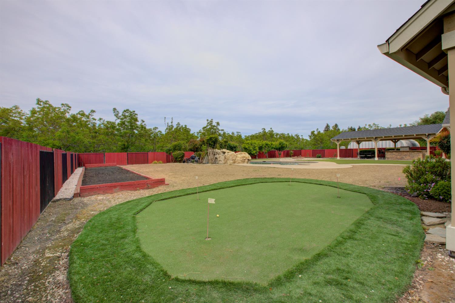 1054 Townhill Rd, Oakdale, CA 95361