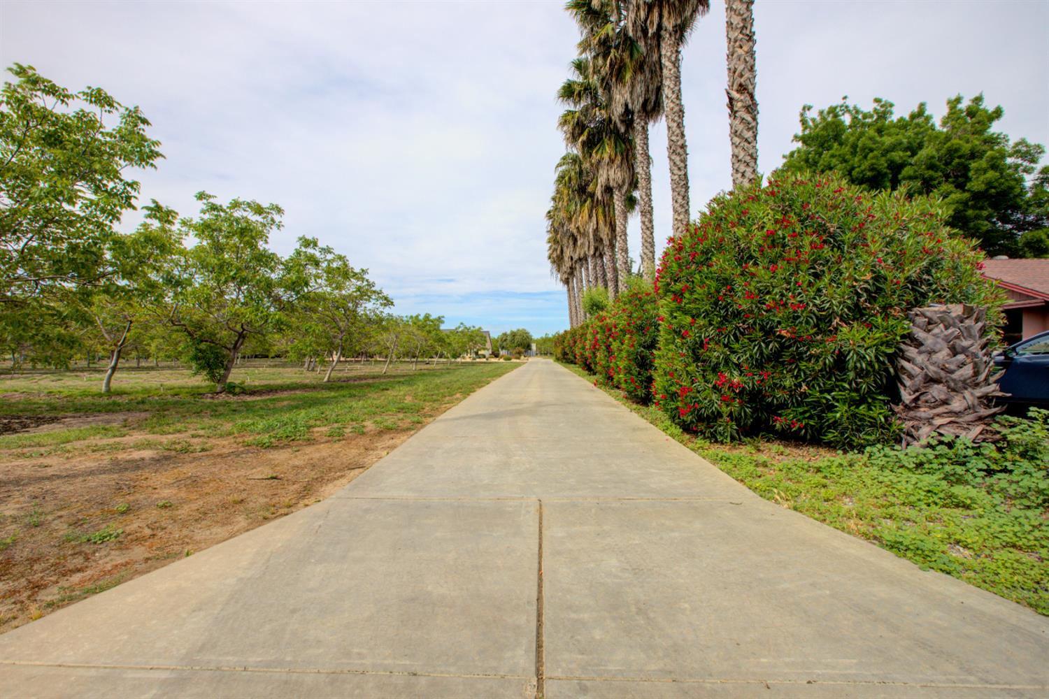 1054 Townhill Rd, Oakdale, CA 95361