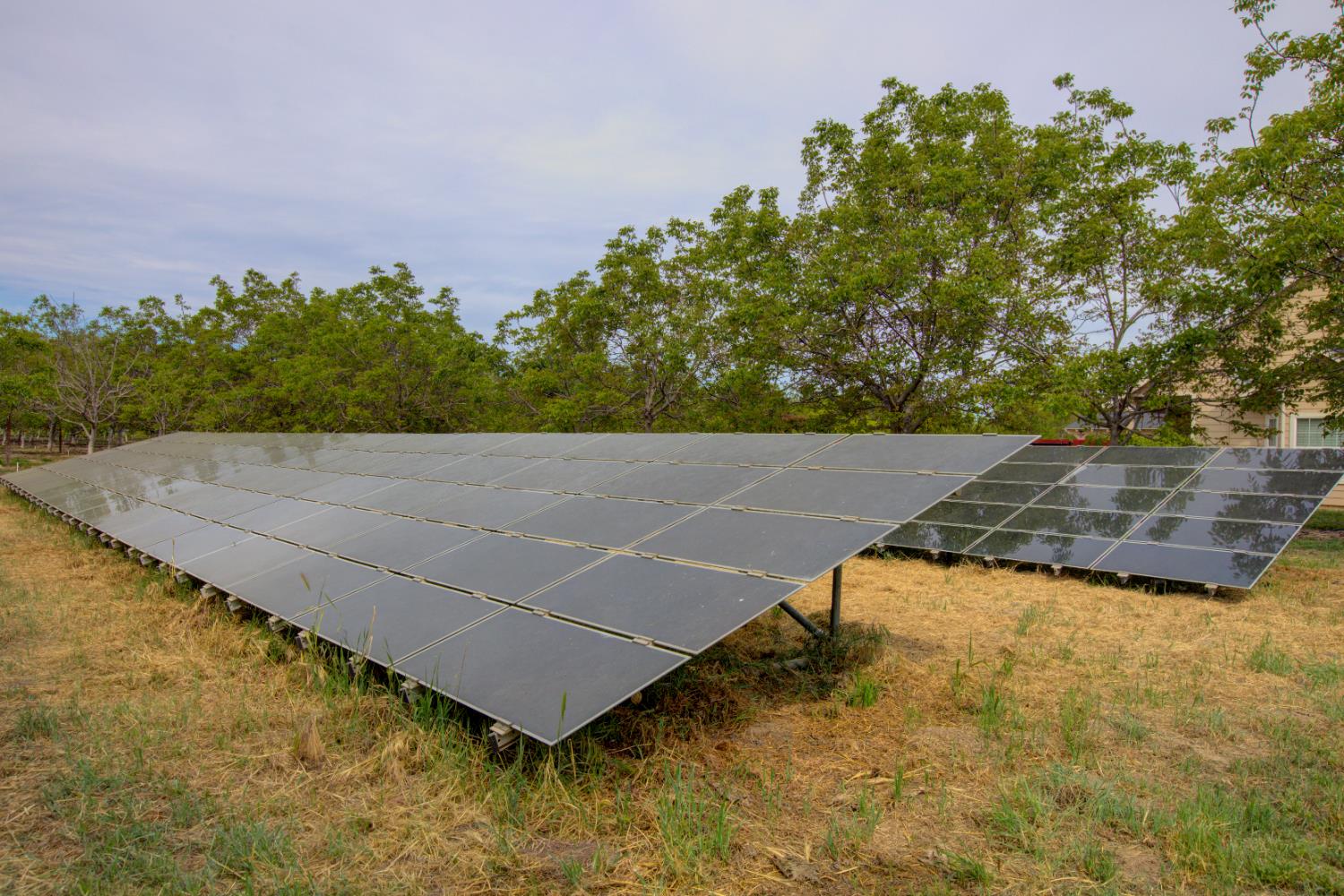 1054 Townhill Rd, Oakdale, CA 95361