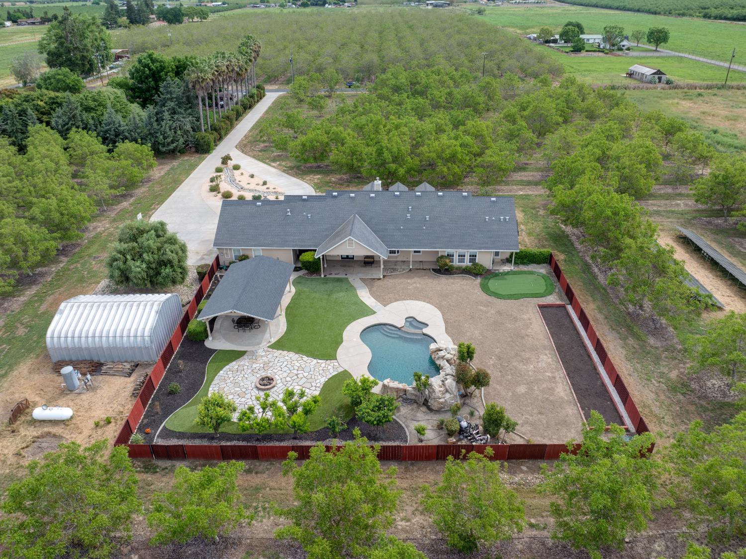 1054 Townhill Rd, Oakdale, CA 95361