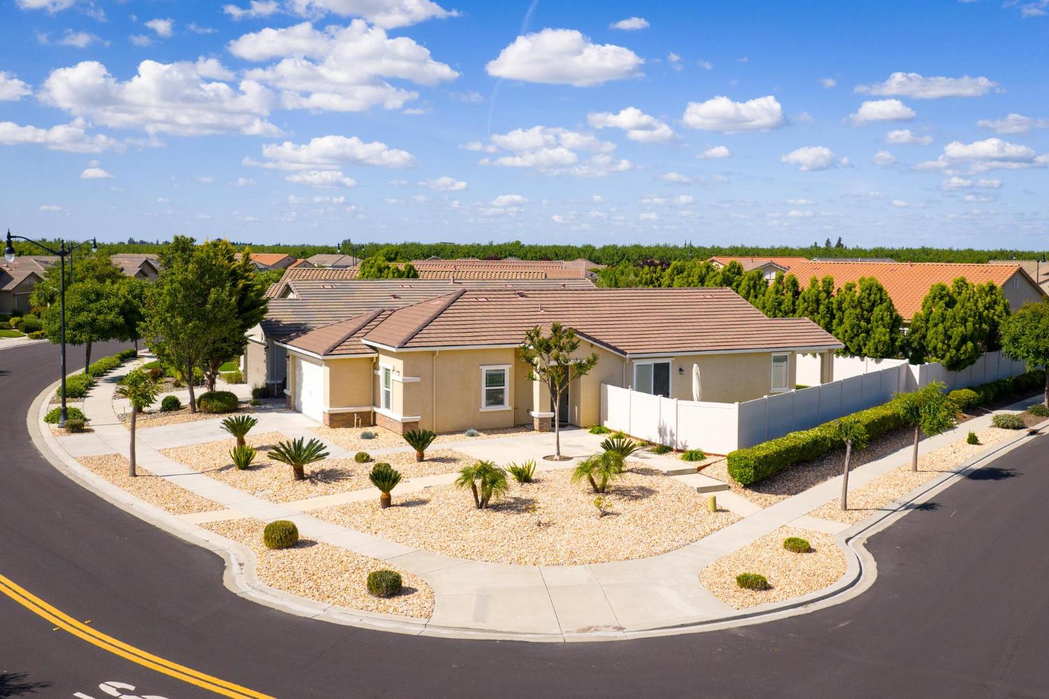 2904 Cotton Briar Ln, Manteca, CA 95336