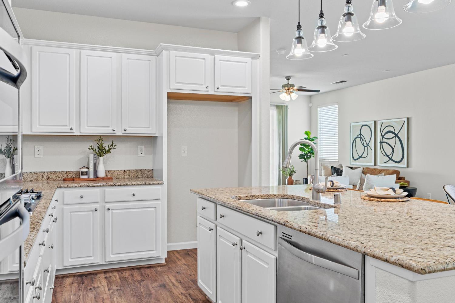 2904 Cotton Briar Ln, Manteca, CA 95336