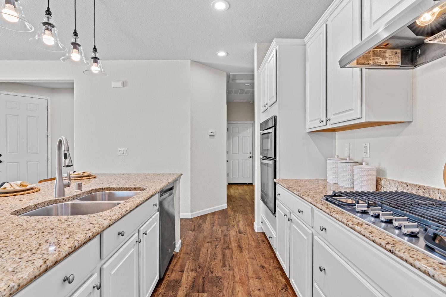 2904 Cotton Briar Ln, Manteca, CA 95336