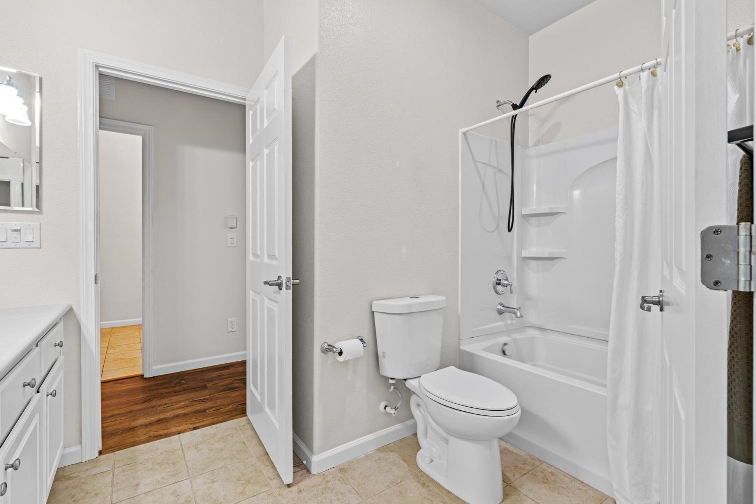 2904 Cotton Briar Ln, Manteca, CA 95336