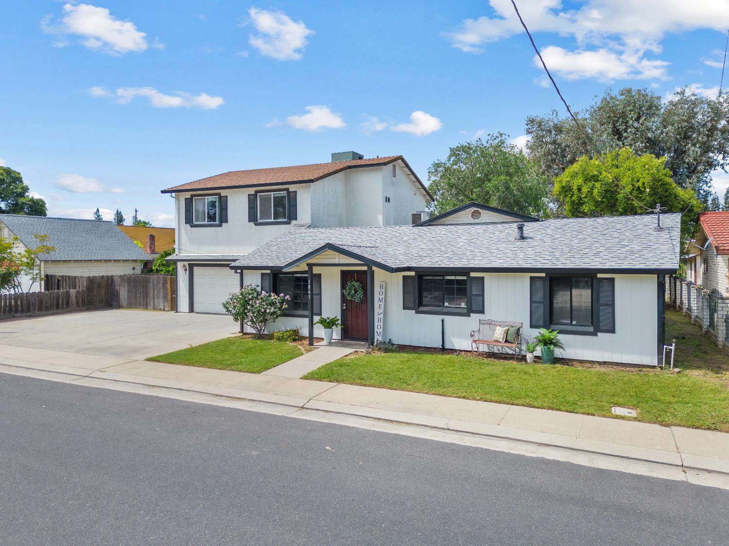 1641 Walnut Ave, Escalon, CA 95320