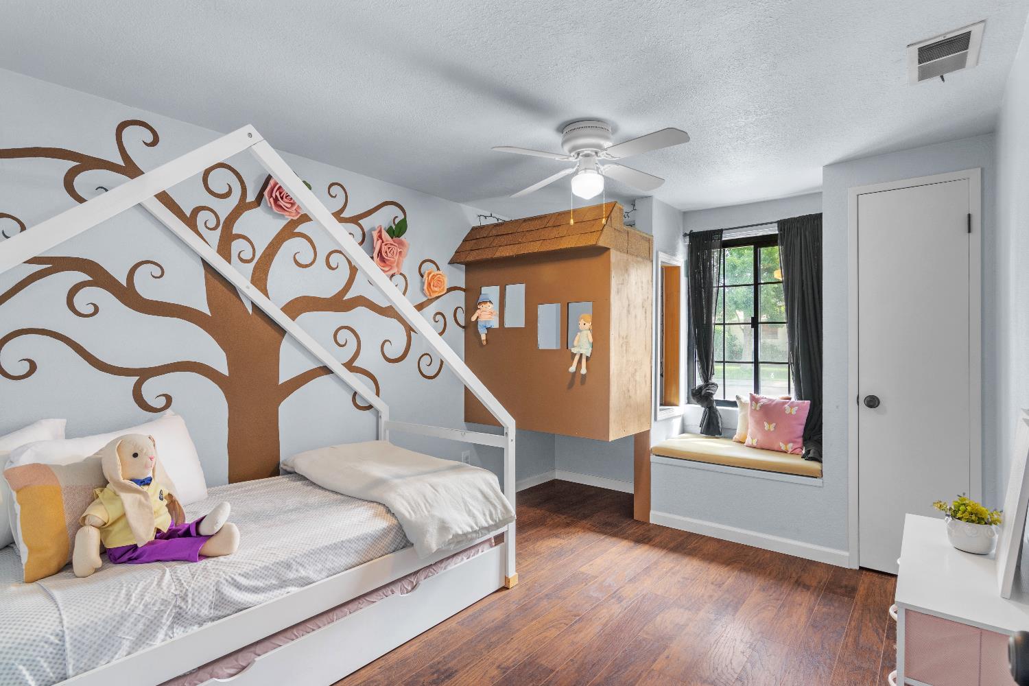 1641 Walnut Ave, Escalon, CA 95320