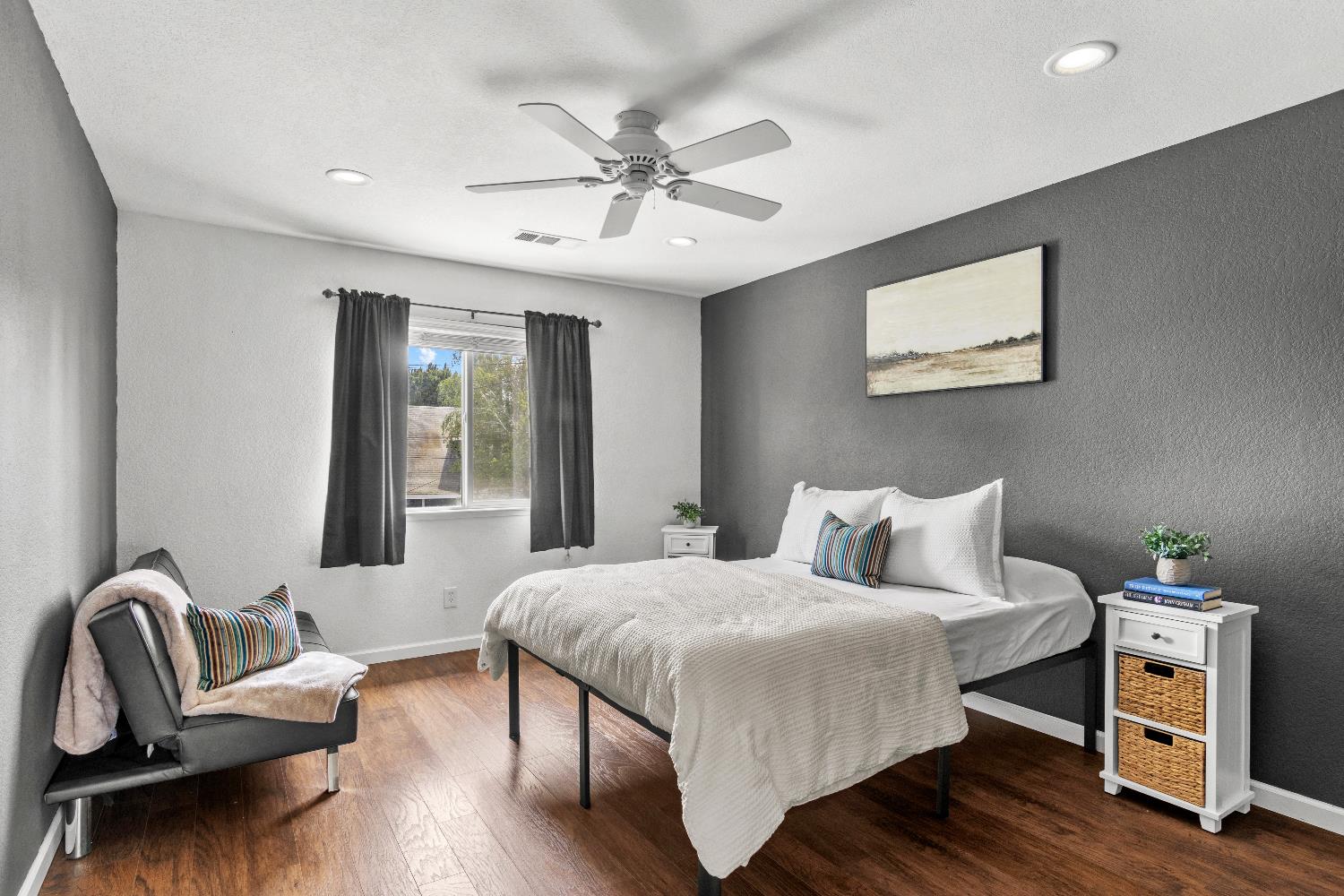 1641 Walnut Ave, Escalon, CA 95320