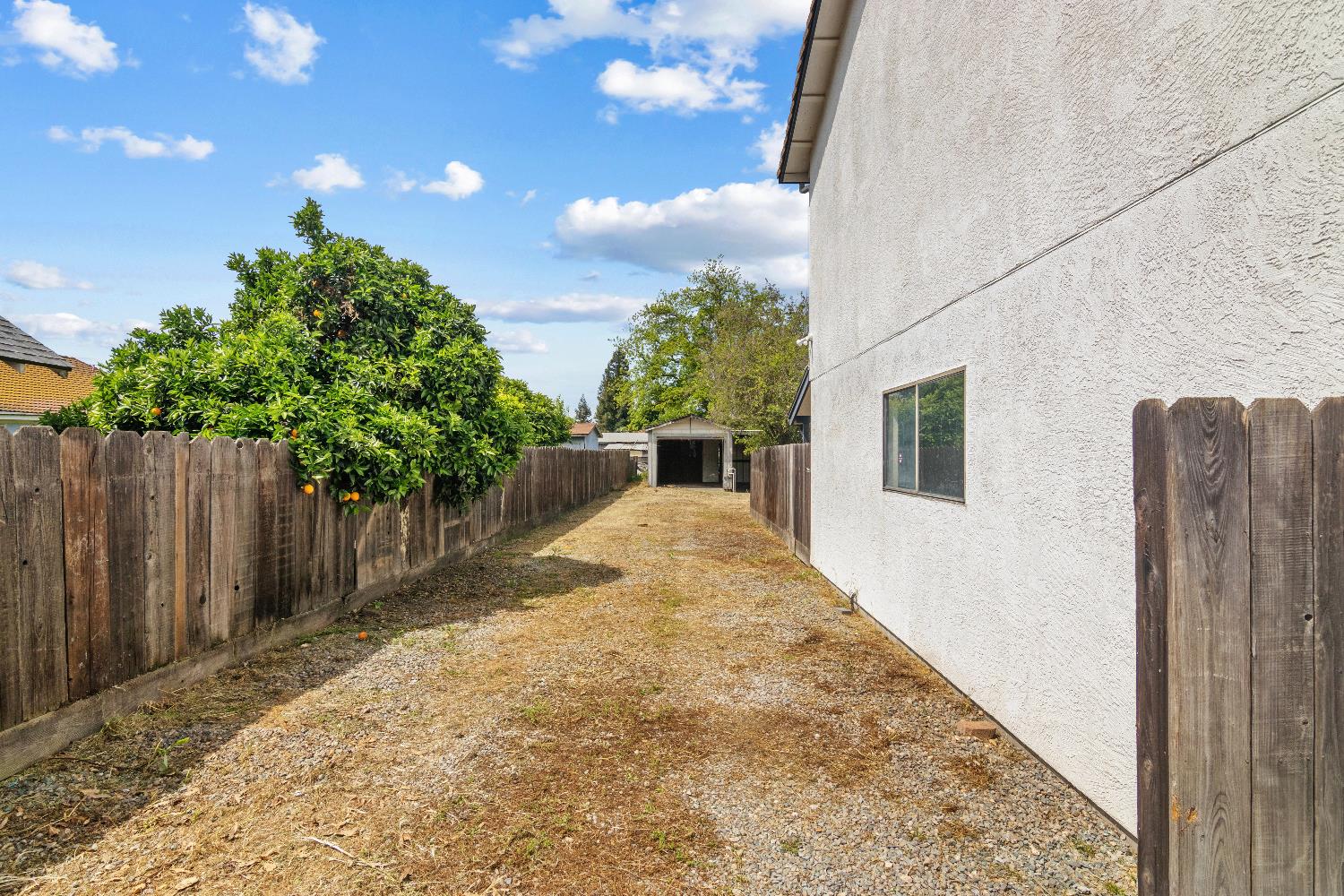 1641 Walnut Ave, Escalon, CA 95320