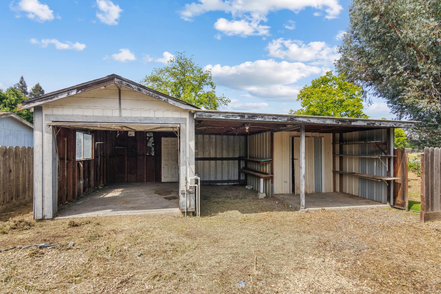 1641 Walnut Ave, Escalon, CA 95320