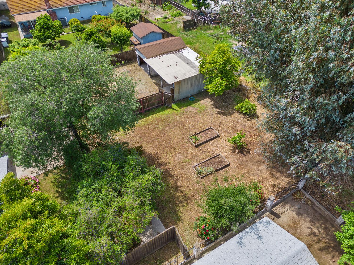 1641 Walnut Ave, Escalon, CA 95320