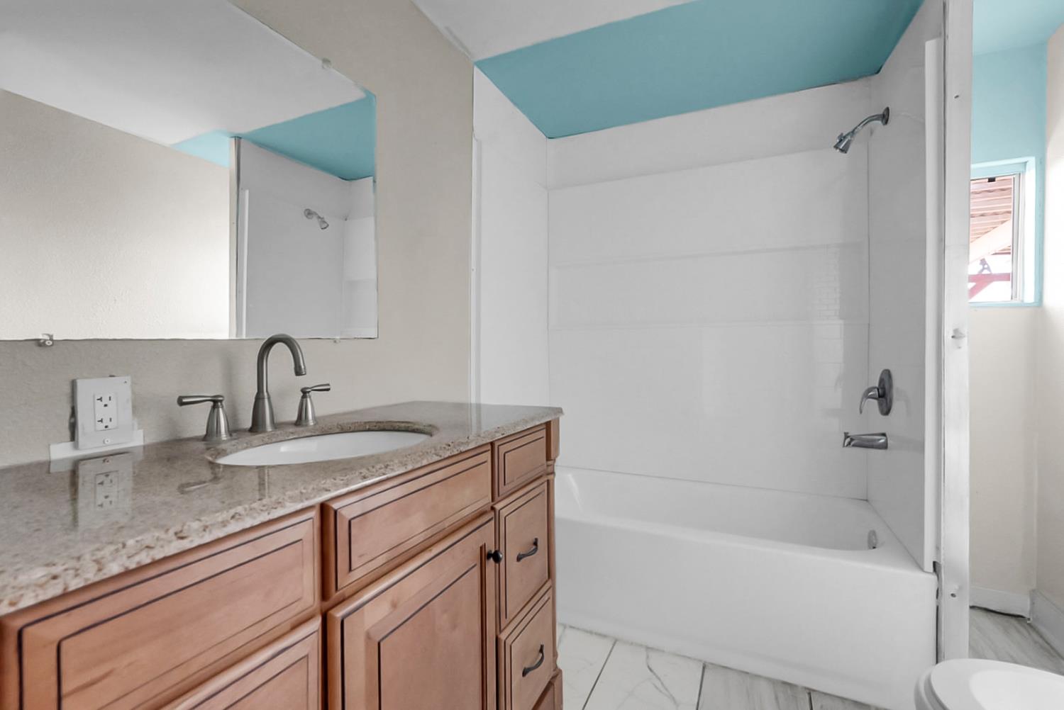 5061 Nunes Rd #36, Turlock, CA 95382