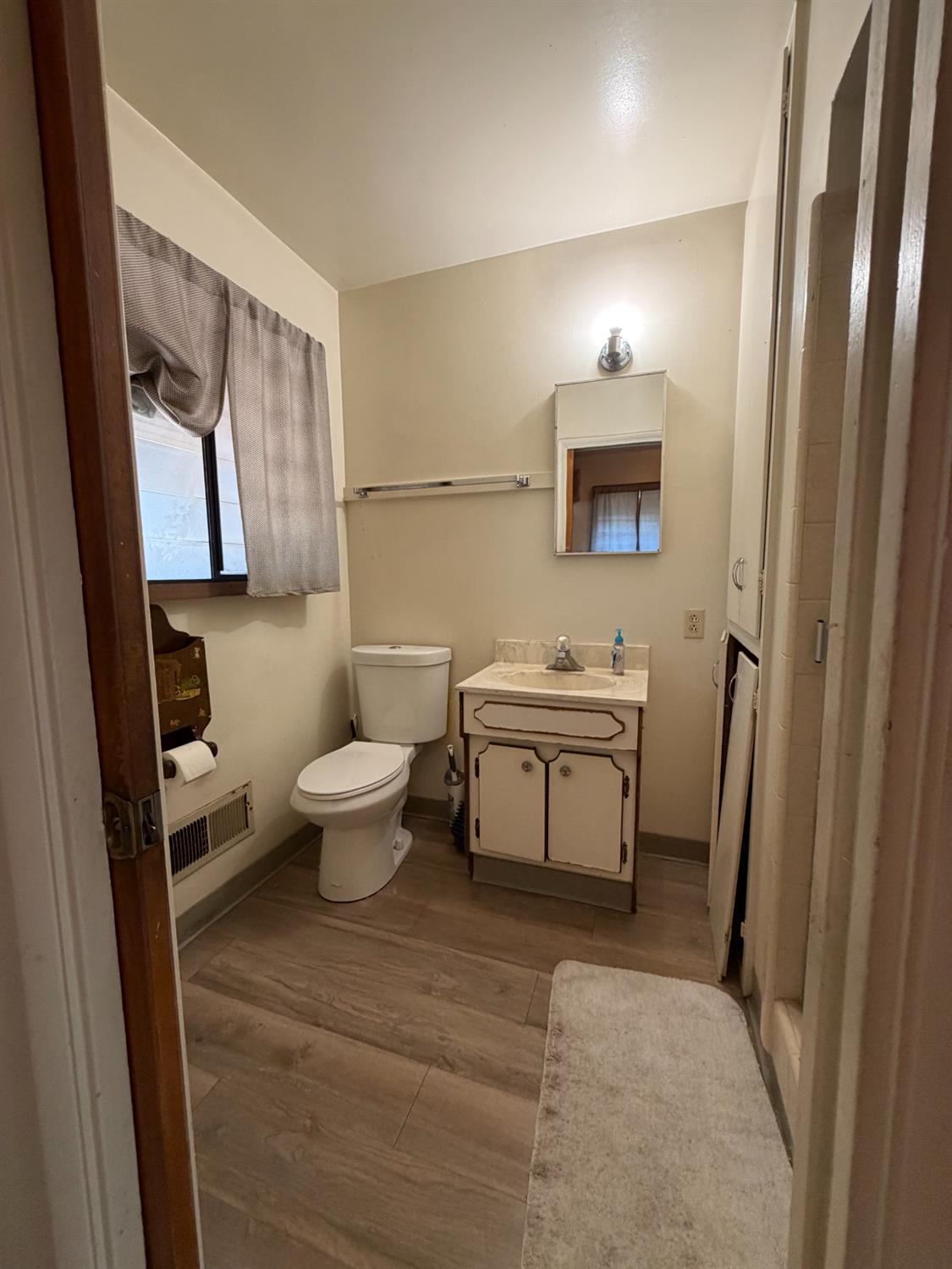 2233 6th St, Ceres, CA 95307