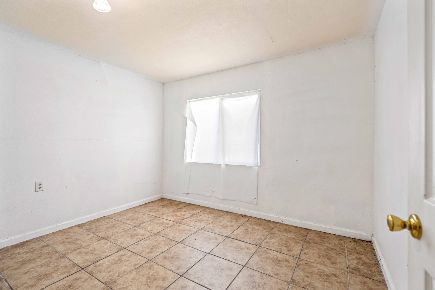 6615 Callander Ave, Riverbank, CA 95367