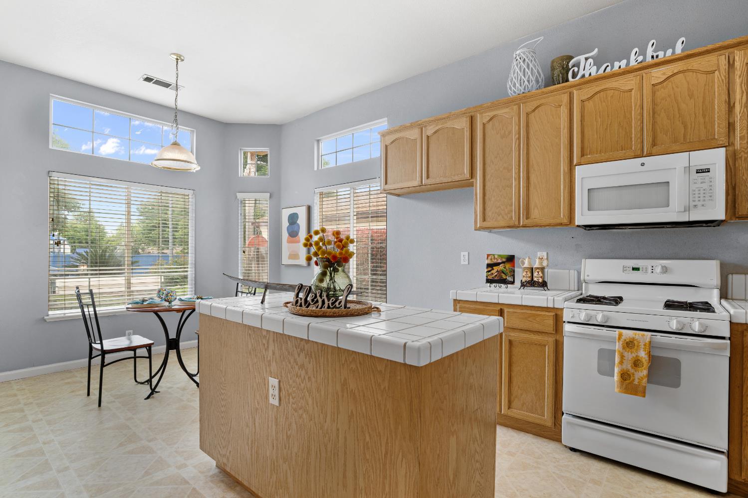 2425 Warm Springs Dr, Modesto, CA 95356