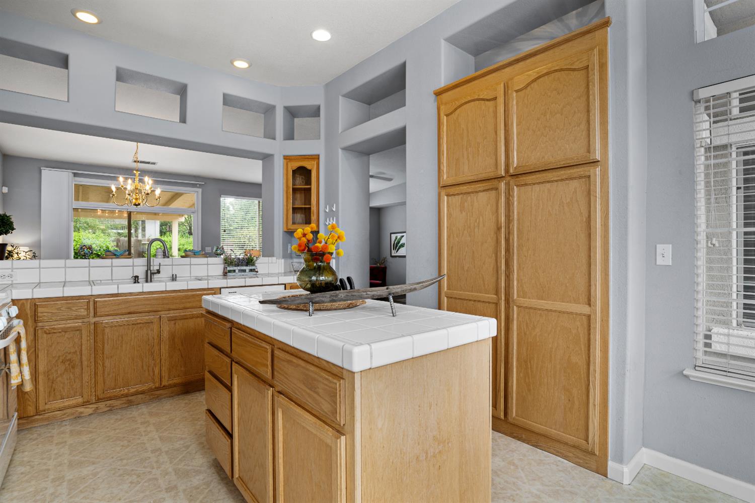 2425 Warm Springs Dr, Modesto, CA 95356